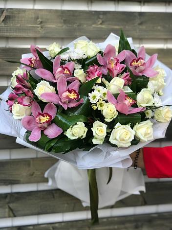 Букет цветов из: Розы и Хризантемы в Вершино-Дарасунском