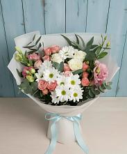 Букет цветов из:  Розы, Лизиантусы и Хризантемы в Вершино-Дарасунском