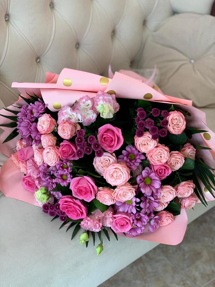 Букет цветов из: Хризантемы, Розы и Лизиантусы в Вершино-Дарасунском