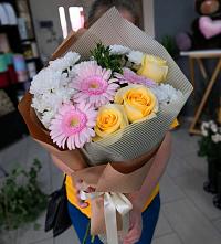Букет цветов из:  Герберы, Розы и Хризантемы в Вершино-Дарасунском