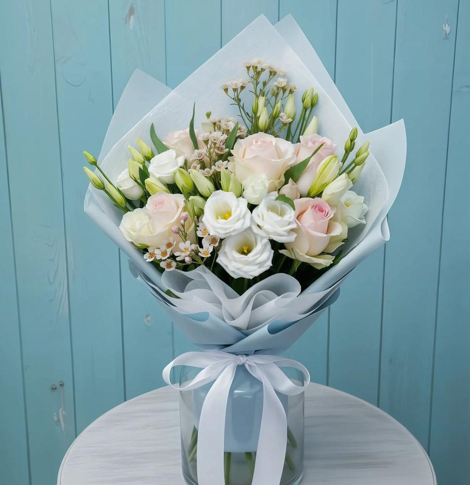 Букет цветов из: Розы и Лизиантусы в Вершино-Дарасунском