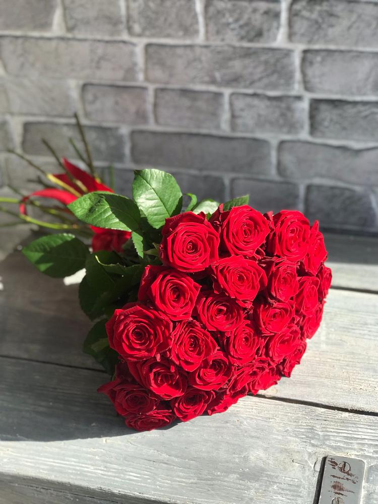 Букет Красные розы Фридом в Вершино-Дарасунском