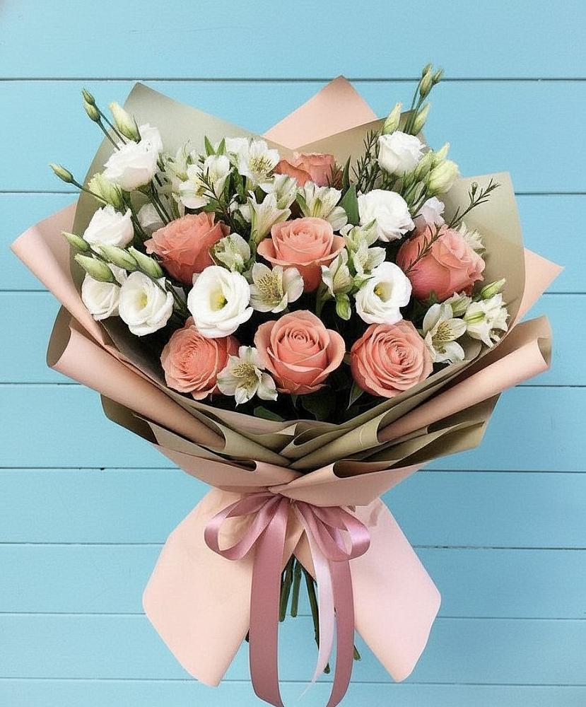Букет цветов из: Розы, Альстромерии и Лизиантусы в Вершино-Дарасунском