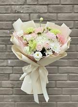 Букет цветов из:  Гвоздики, Розы, Лизиантусы и Хризантемы #REPLACE_PRED# Вершино-Дарасунском