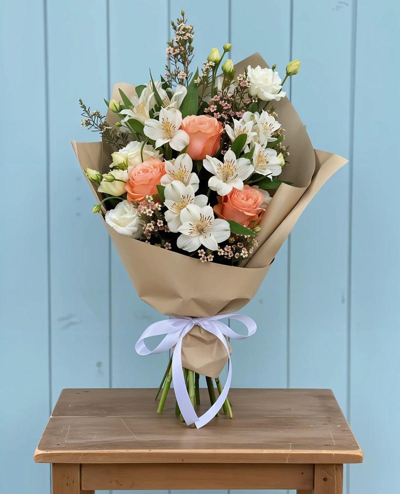 Букет цветов из: Альстромерии, Лизиантусы, Розы и Хризантемы в Вершино-Дарасунском