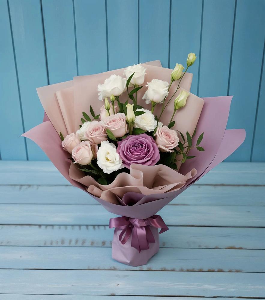 Букет цветов из: Розы и Лизиантусы в Вершино-Дарасунском